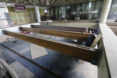 Remodelan el tercer piso del edificio municipal de Lan�s