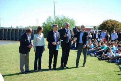 Tras la visita de Macri y Vidal, Din�poli anunci� obras para General Belgrano