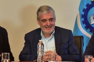 Tras ataque de celos el gobernador Das Neves le hace un gui�o a Massa