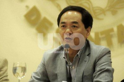 De visita en Santa Fe, el embajador chino se reuni� con empresarios