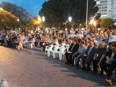 Con la presencia de S�nchez, realizaron encuentro evang�lico en Plaza San Mart�n