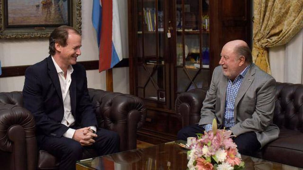 Busti al PJ: �m�s centros no puedo tirar�