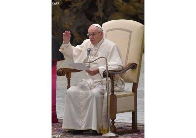 Anuncien la luz de Cristo e impulsen un mundo m�s humano y la paz. Pide el Papa a Congreso mundial de Pastoral para estudiantes internacionales