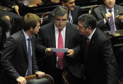 Disidencias y malestar dentro de la UCR por el decreto de Macri sobre el blanqueo