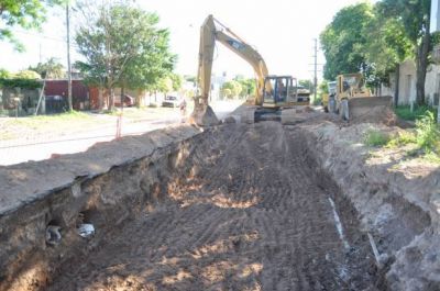 Trabajan en la reconstrucci�n tras el hundimiento de Alberdi