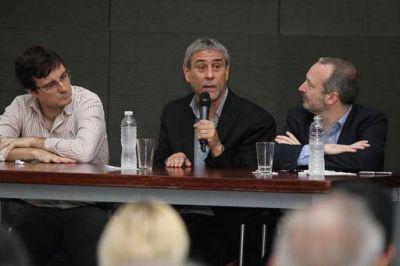 Ferraresi present� el programa municipal �Avellaneda Transparente�