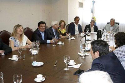 Los puntos de Macri: el PJ dice que la gente decidir� en las elecciones