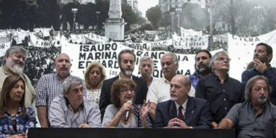 Gremios docentes reclaman cumplimiento de acuerdos