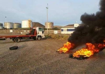 Despidos y bloqueo en yacimientos de PAE en Santa Cruz