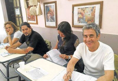 Un asesor oficialista present� una demanda contra su propio gobierno