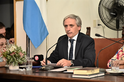 �Debemos ser serios y no generar falsas expectativas con promesas que pueden poner en riesgo los logros de este a�o�