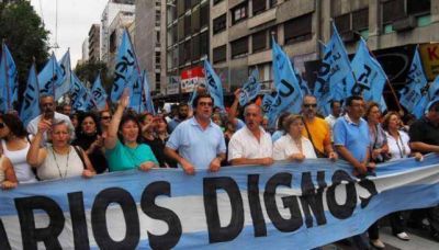 Los docentes pedir�n m�s sueldo en los actos escolares