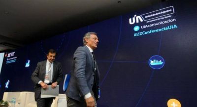 En plena ca�da de la industria, Cabrera habilita la importaci�n de equipos usados