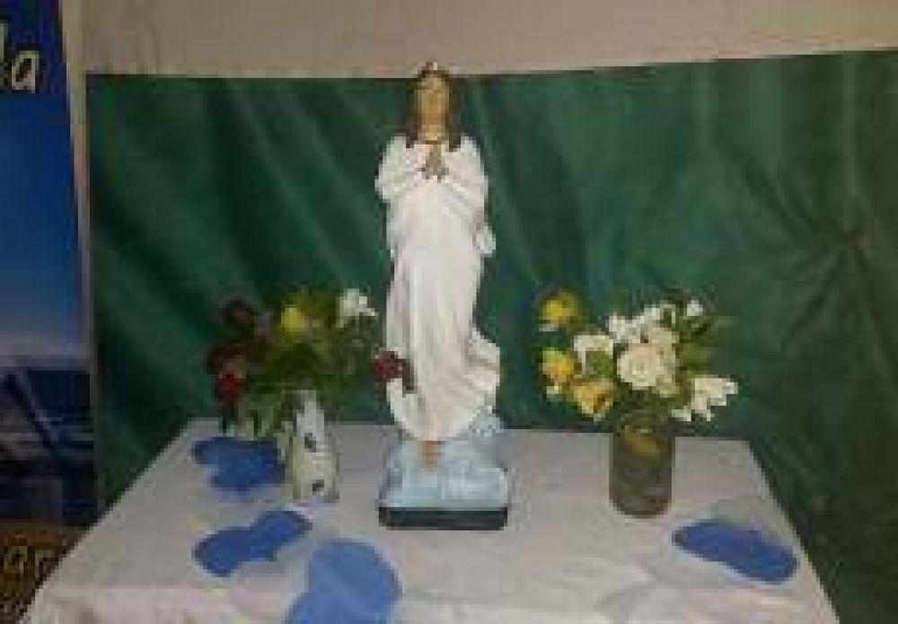 Procesin nutica y pea por la Virgen Stella Maris en Canaletas