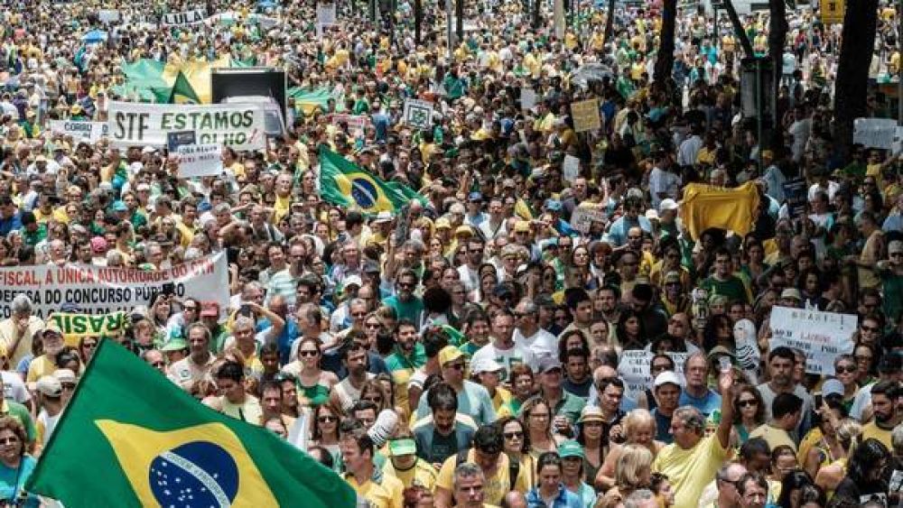 Marchas en varias ciudades de Brasil contra la corrupcin