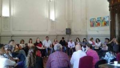 Cr�tica de los consejeros escolares del Frente Renovador al gobierno provincial