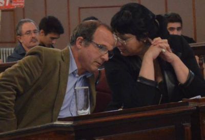 Galli dice no tener plata y el peronismo le aporta una soluci�n