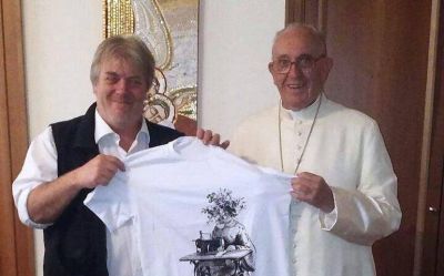 La camiseta del Papa contra el trabajo esclavo