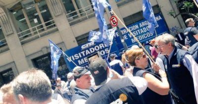 Visitadores m�dicos denuncian que en la Ciudad se blanque� la coima de los laboratorios