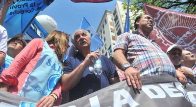 UEPC: el martes habr� abandono de tareas y movilizaci�n