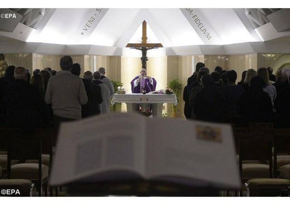 Homil�a del Papa: Jes�s renueva el coraz�n sin maquillarlo
