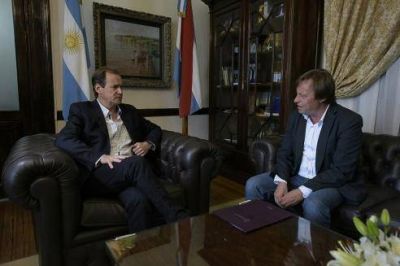 Bordet y Varisco anunciaron la licitaci�n de 500 viviendas para Paran� 