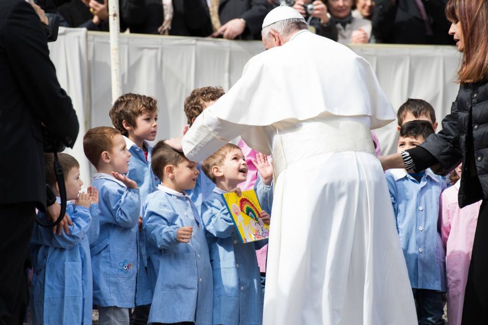 Papa Francisco a los pap�s: bendigan a sus hijos antes de la escuela y antes de dormir