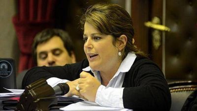 Diputada de Bordet llev� el reclamo por los feriados puente al Congreso