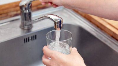 La gobernadora bonaerense firm� el decreto que aprueba la tarifa social en el agua potable