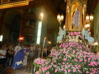 Contin�an los honores a la Virgen del Valle