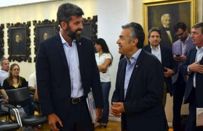 M�dico de la fiscal viajera emplaza a Cornejo y Gull�