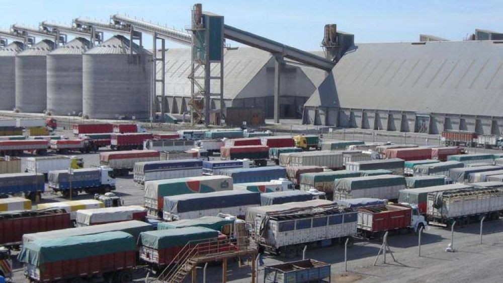 La reactivacin del agro obliga al uso de casi un milln de camiones slo en Rosario