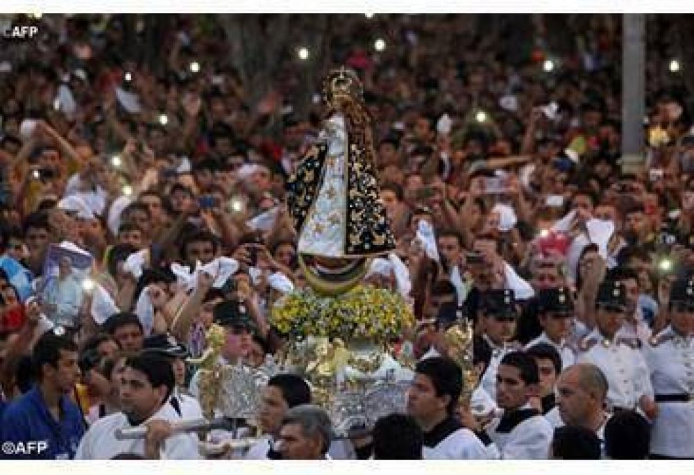 Abrazados a Cristo Jess los jvenes paraguayos festejarn a la Virgen de Caacup