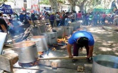 Emergencia Social: Ollas populares en puntos clave de la Provincia