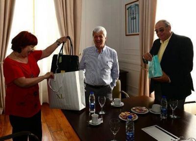 Luis Andreotti reconoci� por su labor a municipales que se jubilan