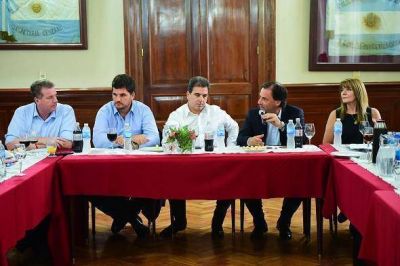 Sujarchuk firm� acuerdo para que fuerzas federales lleguen a Escobar