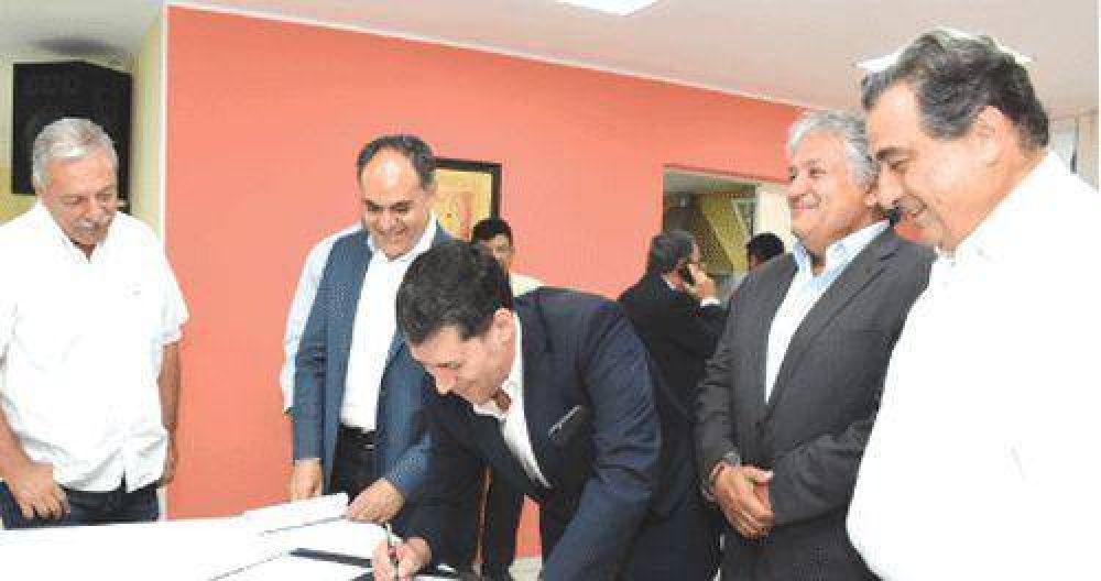 Gobierno e industriales acuerdan gestiones para solicitar a Naci�n
