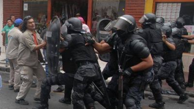 Ante la presi�n, el Gobierno anunci� un bono de $2.000