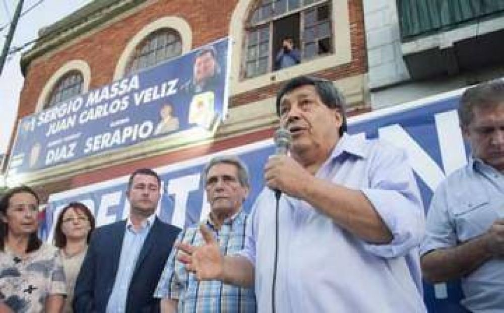  Veliz inaugur� local partidario en Banfield