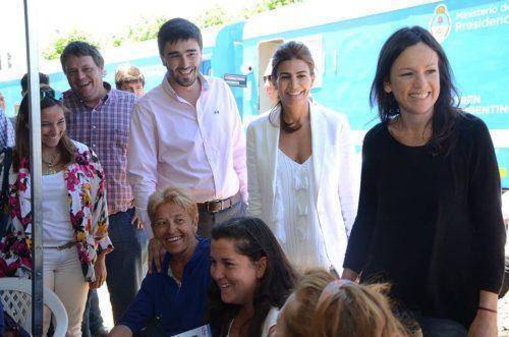 Galli recibi� la visita de Juliana Awada y Carolina Stanley