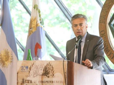 Cornejo: convocatoria a paritarias y jury a Orozco