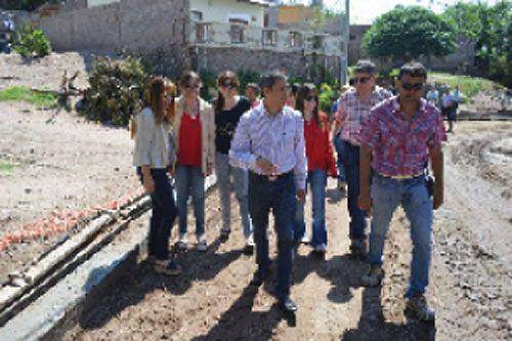 Municipio avanza con obras en barrio San Vicente y 10 de Junio