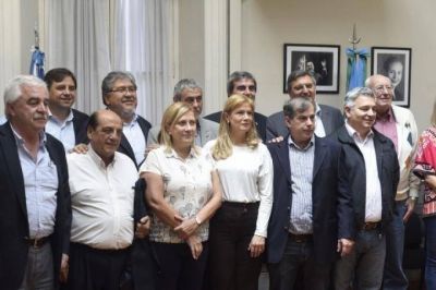 El peronismo tensa el tablero del Presupuesto y quiere la vicepresidencia de Diputados