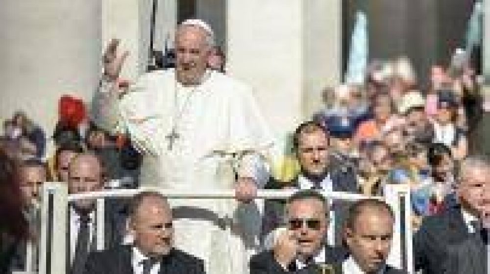 En el da de la Virgen, el Papa pidi por los desempleados