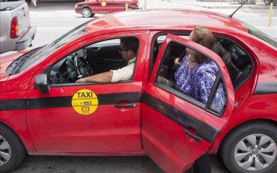 Discrepancia por aumento de taxis y remises