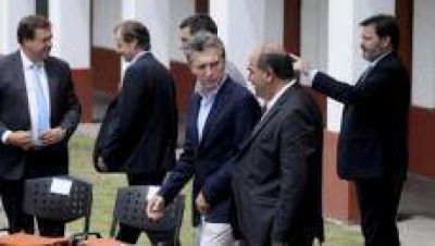 Manzur qued� en la mira del gobierno nacional por la reforma de Ganancias