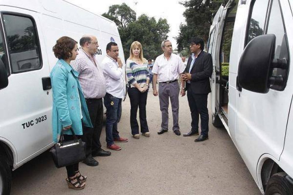 El centro de rehabilitacin Las Moritas y el Hospital Kirchner recibieron vehculos de traslado