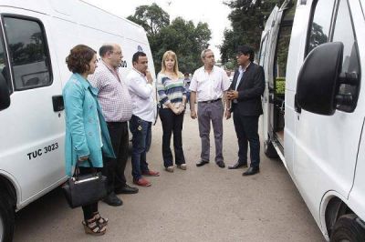 El centro de rehabilitaci�n Las Moritas y el Hospital Kirchner recibieron veh�culos de traslado