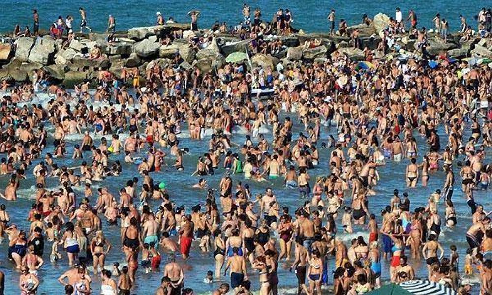Fin de semana largo: 185 mil turistas eligieron Mar del Plata
