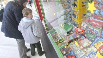 Acuerdan un listado de juguetes nacionales para vender en las Fiestas